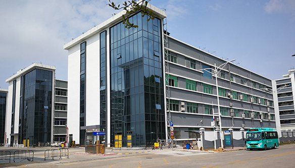 新兴智慧园区幕墙维修